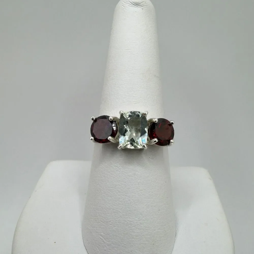 NWOT 5x8mm radiant cut Prasiolite, and 6mm garnet round cut accents in 925 ring!